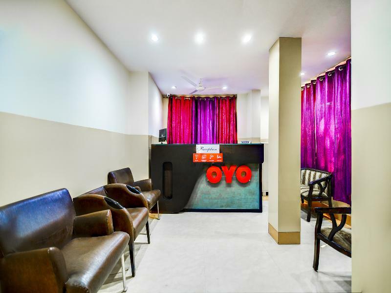 Oyo 28461 Royal Stay Inn Deli Exterior foto